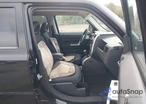 2008 Jeep Patriot Sport z USA, uszkodzony, nr VIN 1J8FF28W38D682558